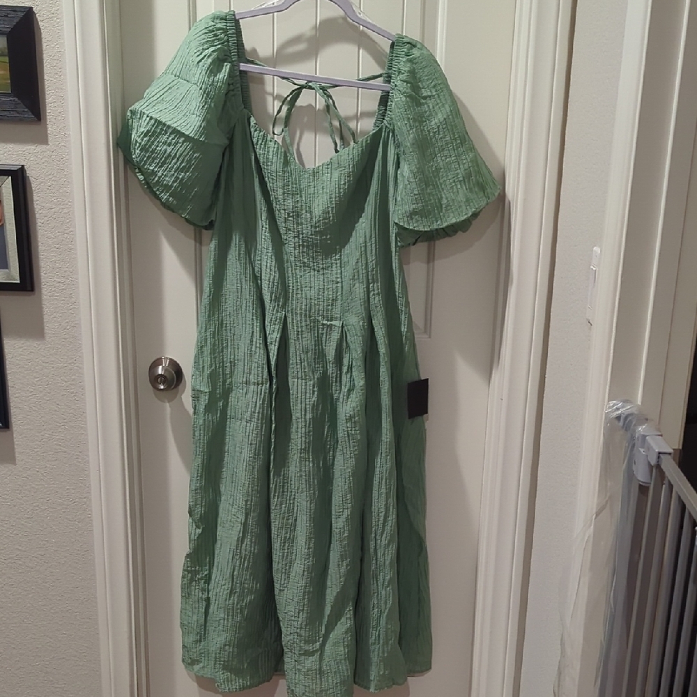 NWT Lulu's Mint Green Puff Sleeve Dress